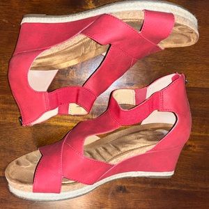 Adrienne Vittadini Wedges